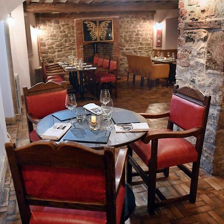 Alfred Russel Wallace Restaurant With Rooms Usk Esterno foto
