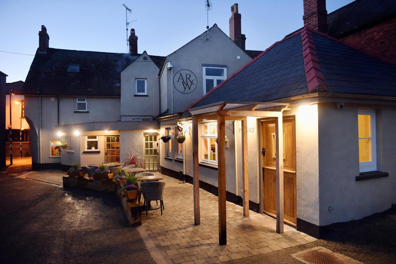 Alfred Russel Wallace Restaurant With Rooms Usk Esterno foto