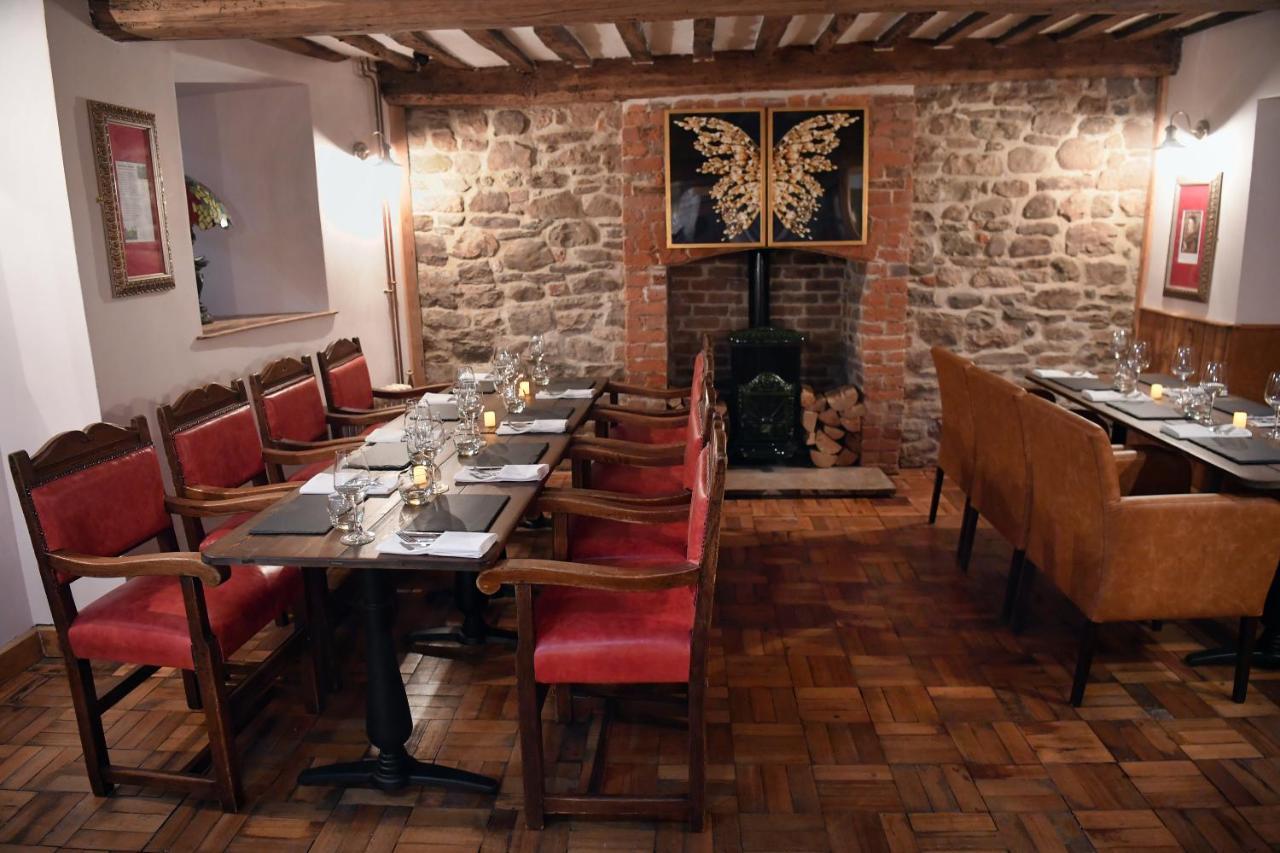 Alfred Russel Wallace Restaurant With Rooms Usk Esterno foto