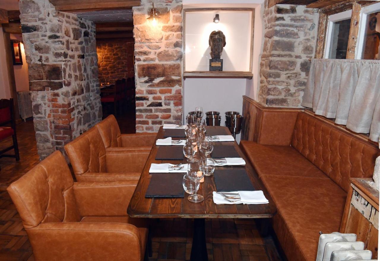 Alfred Russel Wallace Restaurant With Rooms Usk Esterno foto
